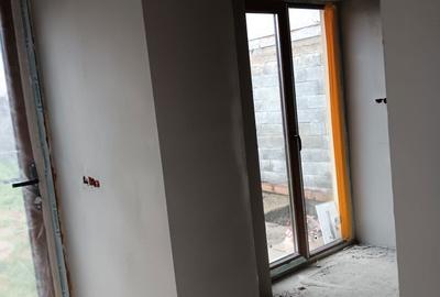 Casă cu 4 camere cu Teren 372 Mp în Central - 1