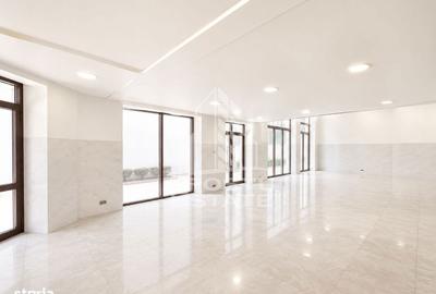 Spațiu comercial, de 466 mp, în Neptun