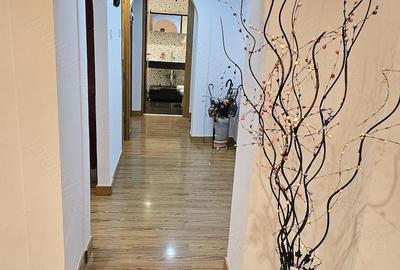 Apartament cu 3 camere decomandat în Central - 2