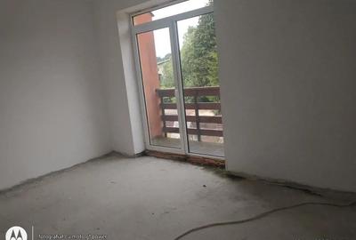 In oras,casa in triplex cu 2 garaje - 1