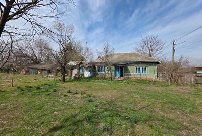 Casă cu 4 camere cu Teren 1300 Mp în Gurbănești - 10