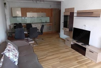 Inchiriez apartament cu 3 camere,decomandat, confort 1 - 1