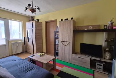 Apartament cu 3 camere semidecomandat în Tomis Nord - 9