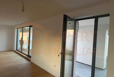 Vila deosebita de vanzare - zona Mamaia Nord pe malul lacului - 14