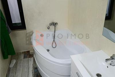 Apartament cu 3 camere decomandat, mobilat în Micro 5 - 2