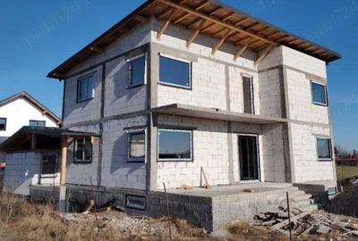 Casă cu 5 camere în Turda