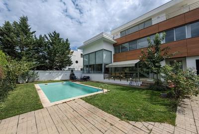 Vila cu Piscina- zona Iancu Nicolae
