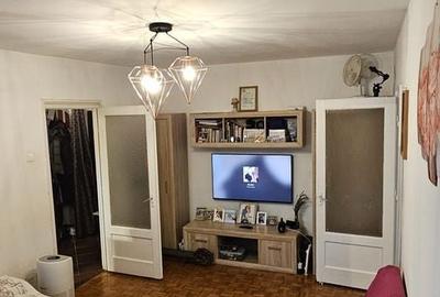 Apartament cu 2 camere semidecomandat, mobilat în Muncii