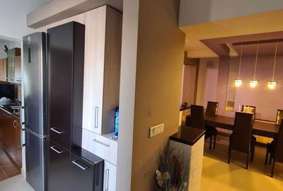 Casă cu 4 camere în Central - 2