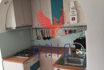 3 decomandate 1 Mai - 6