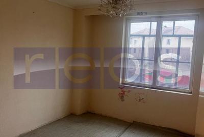 De vânzare apartament 3 camere – Decomandat - Aleea Suica - 3