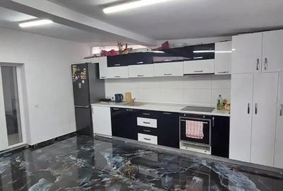 Apartament cu 3 camere decomandat în Patriei - 5