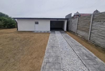 Casă cu 3 camere cu Teren 710 Mp în Central - 1