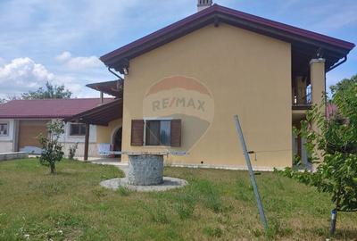 Casa / Vila de lux cu 5 camere de vanzare in Vadu Moldovei, Suceava - 14