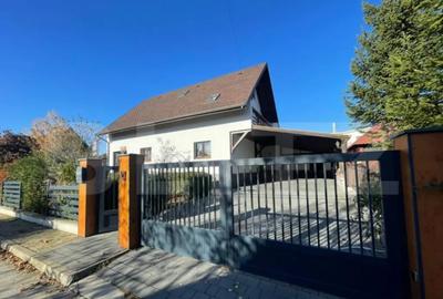 Casă cu 7 camere cu Teren 650 Mp în Central - 3