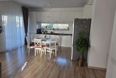 Casă cu 4 camere în Tunari
