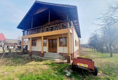 Casa D+P+M, situata in Arcani (Campofeni) - 1