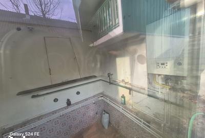 Casă cu 5 camere cu Teren 3581 Mp în Central