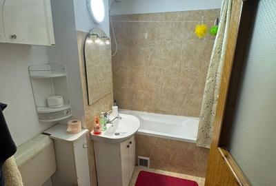 Apartament cu 2 camere decomandat în Capitol