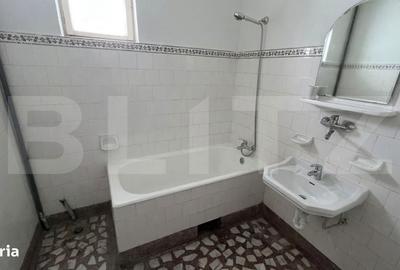 Casă cu 4 camere cu Teren 200 Mp în Central - 2