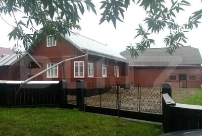 Casă cu 3 camere cu Teren 3000 Mp în Central - 3