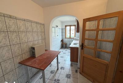 Casă cu 6 camere cu Teren 395 Mp în Central