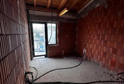 Casă cu 7 camere cu Teren 301 Mp în George Enescu - 9