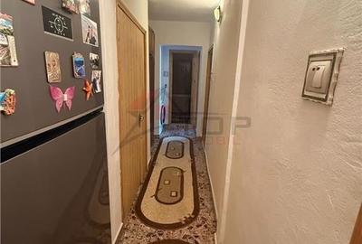 Apartament cu 3 camere decomandat, 2 bai, etajul 2 Cug Aleea Tudor Neculai - 12
