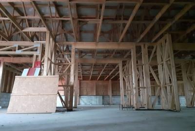 Casă cu 5 camere cu Teren 7650 Mp în Central - 2