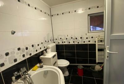 Casă individuală cu 8 camere cu Canalizare în Giulești - 17