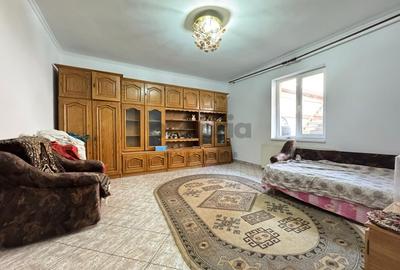 Apartament 3 camere de inchiriat - Brasov, zona Tractorul Apartament 3 camere de inchiriat - Brasov, zona Tractorul - 2