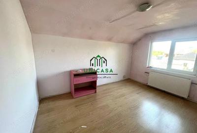 Casă cu 5 camere cu Garaj în Bujoreni - 11