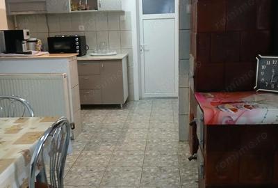 Casă cu 6 camere cu Teren 1440 Mp în Central - 2