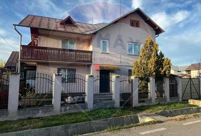 Casa cu 5 camere de vanzare in Priseaca - 1