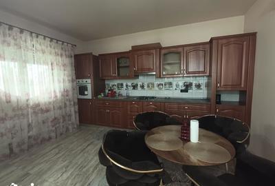 Casă cu 7 camere cu Teren 460 Mp în Central - 6