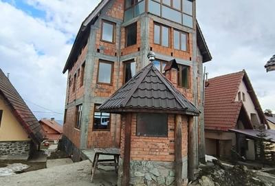 Hotel/Pensiune, de 706 mp, în Rânca - 2