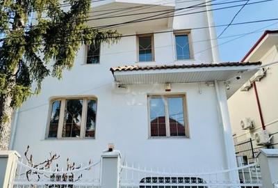 Casă individuală cu 8 camere cu Canalizare în Floreasca - 2