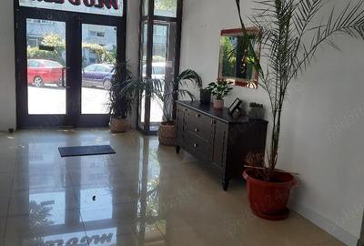 Spațiu comercial, de 170 mp, în Central - 8
