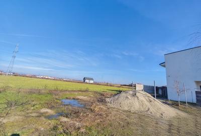 Teren Construcții intravilan de 530 mp, în Vest - 3