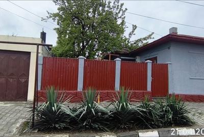 Casă cu 4 camere în Central - 2