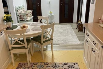 Apartament cu 3 camere decomandat în Mărăței