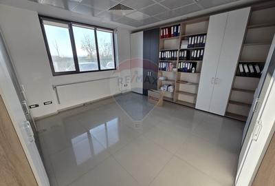 Hala plus spatiu birouri, zona Strada Vrancei - 11