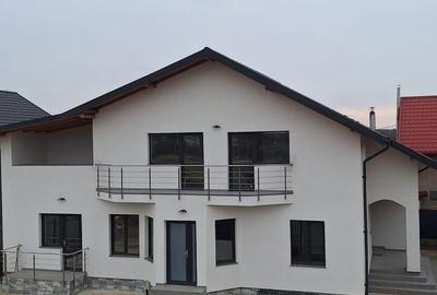 Apartament cu 3 camere decomandat în Glâmbocu - 8