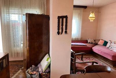Apartament cu 3 camere decomandat în P-ța Unirii