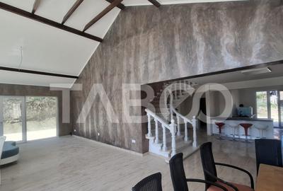 Casa de vanzare 405 mp utili 2 garaje 250 mp terase Slimnic - 1