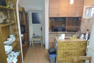 Casa individuala de inchiriat, cu 5 camere, 250 mp, zona Cet - 5