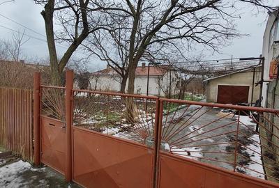 Casă cu teren de vânzare - 2