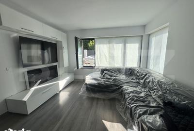 Casă cu 4 camere cu Teren 400 Mp în Central - 1