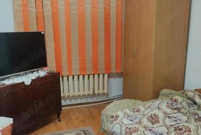 Apartament cu 3 camere decomandat în Central - 1