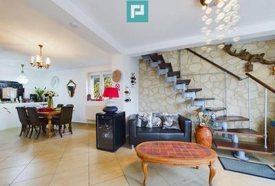 Casă cu 7 camere cu Teren 1810 Mp în Moneasa - 10